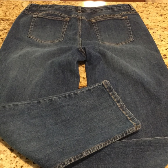 Liz Claiborne Women’s Straight Leg Jeans Size 16 S Flawless Pre-Loved Condition - Picture 4 of 8